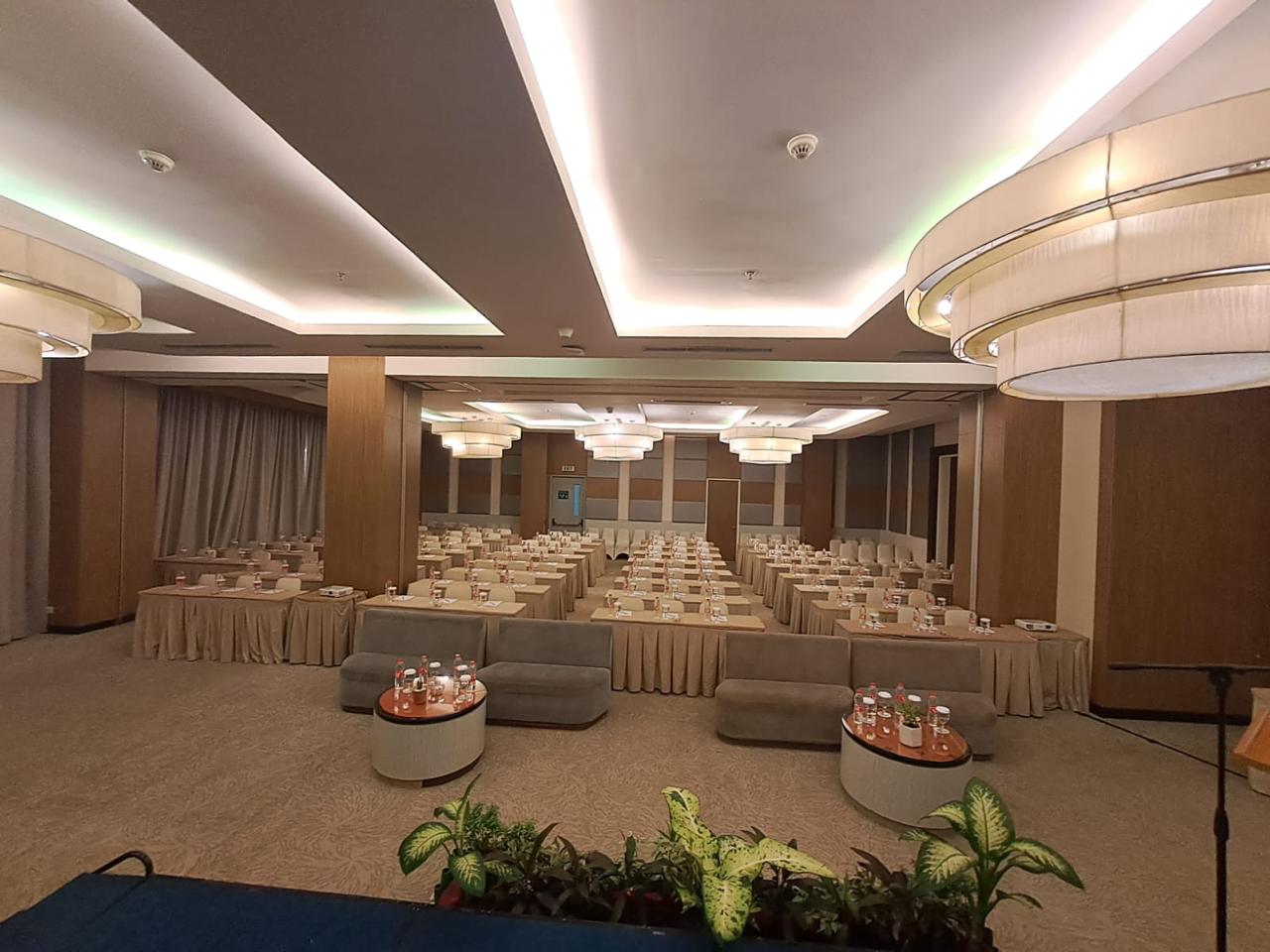 Main Ballroom Homm